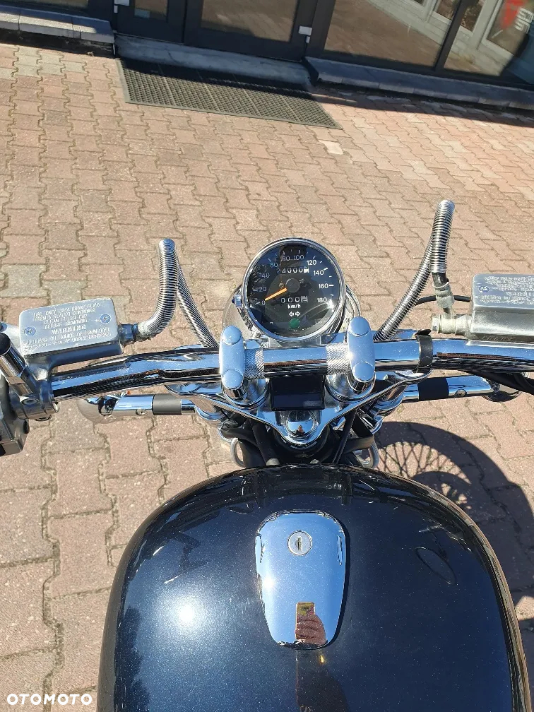 Suzuki Intruder - 10