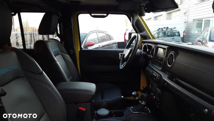 Jeep Wrangler - 25