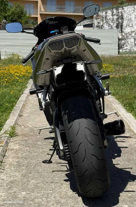 Yamaha YZF - 8