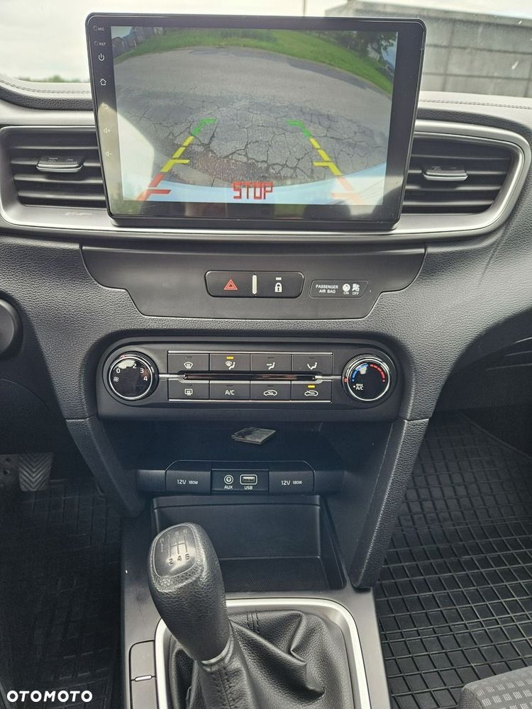 Kia Ceed - 8