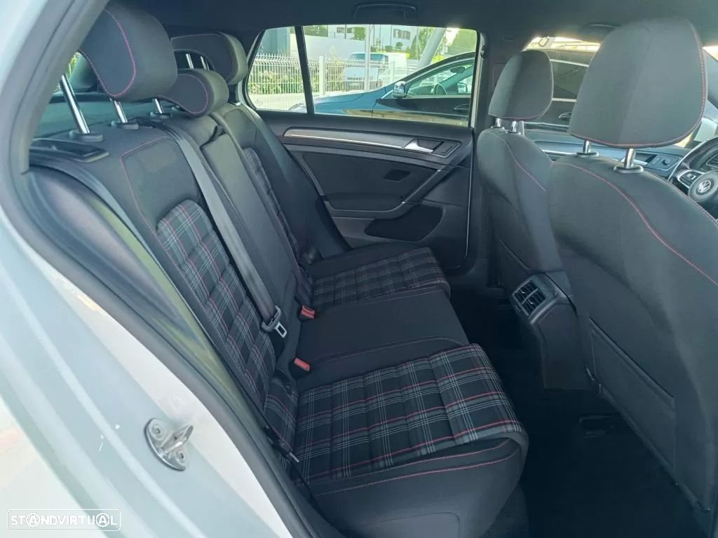VW Golf 2.0 TSi GTi Performance - 15