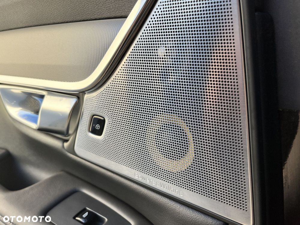 Volvo V90 Cross Country - 33