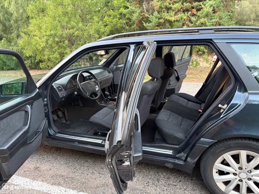 Mercedes-Benz C 220 D Classic - 23