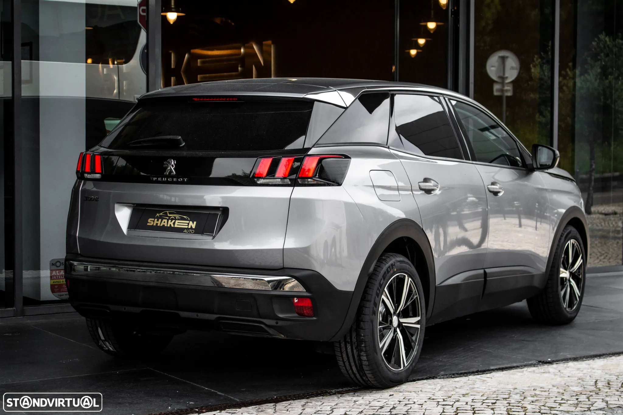 Peugeot 3008 1.2 PureTech Allure EAT8 - 4