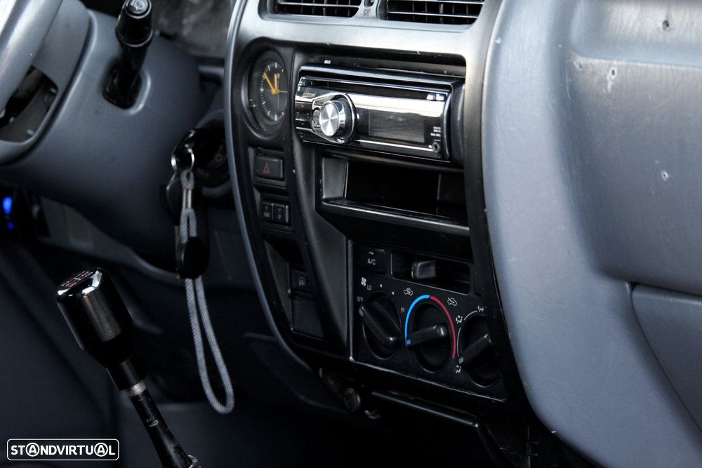 Toyota Land Cruiser 3.0 TD Pack 1 - 12