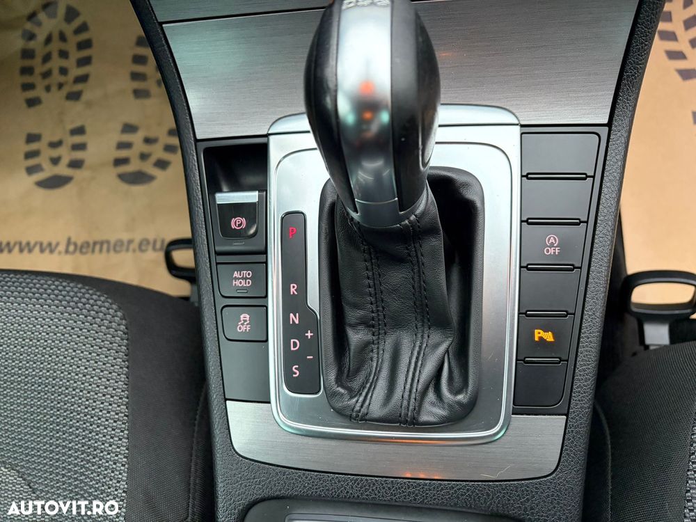 Volkswagen Passat Variant 2.0 Blue TDI DSG SCR Highline - 14