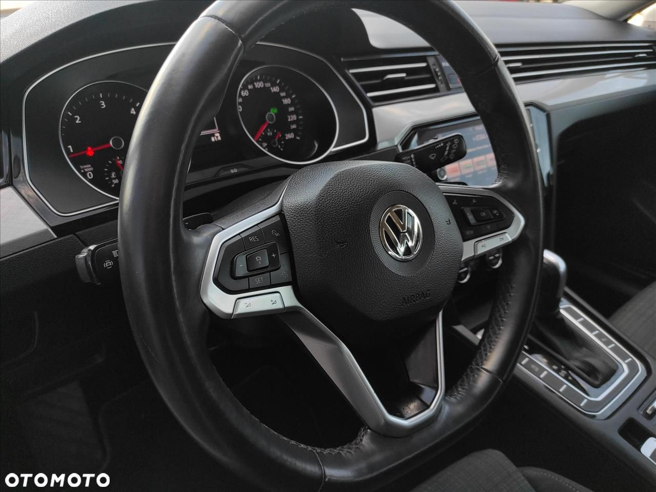 Volkswagen Passat - 13
