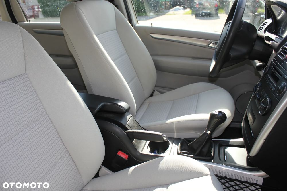 Mercedes-Benz Klasa B 150 BlueEffICIENCY - 15