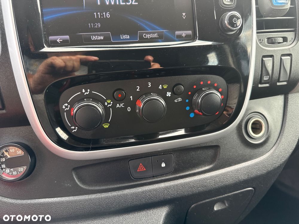Renault Trafic - 23