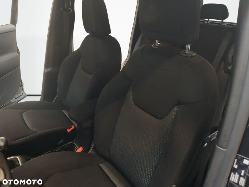 Jeep Renegade - 13