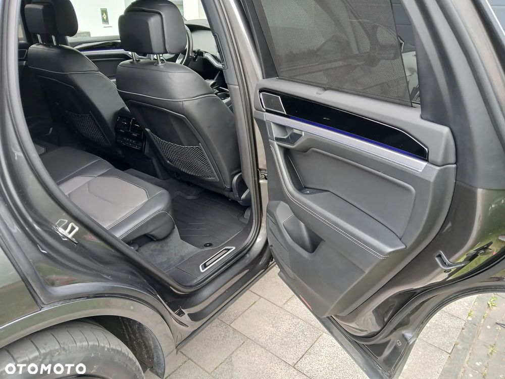Volkswagen Touareg 3.0 V6 TDI 4Motion R-Line - 19