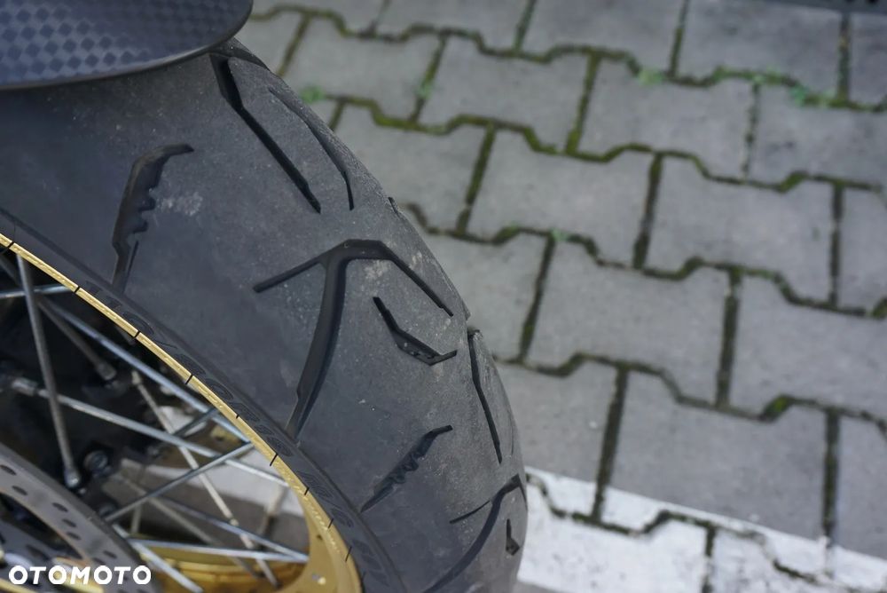 Suzuki V-STROM - 19