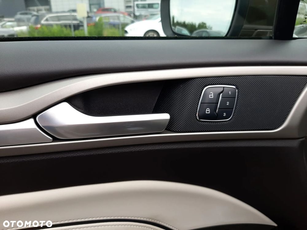 Ford Mondeo 2.0 Hybrid Vignale - 14