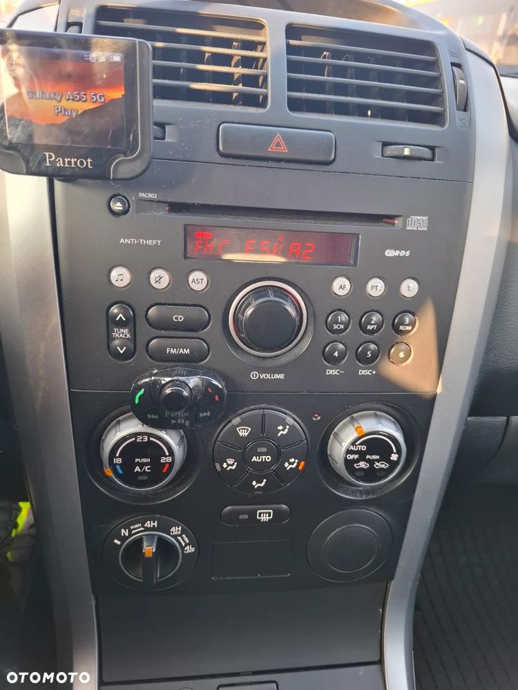 Suzuki Grand Vitara 2.0 - 21