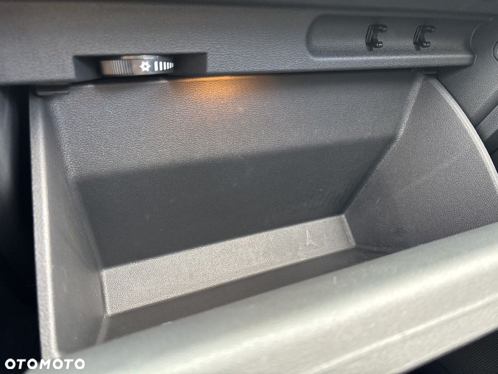Volkswagen Touran 2.0 TDI BMT Highline DSG - 34