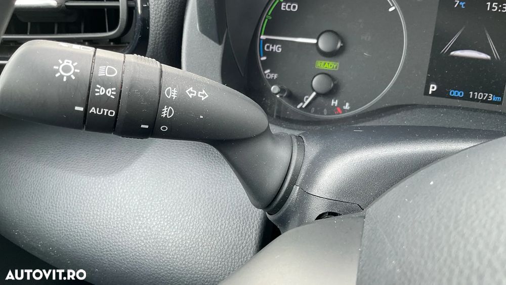 Toyota Yaris 1.5 VVT-i HSD Dynamic - 29