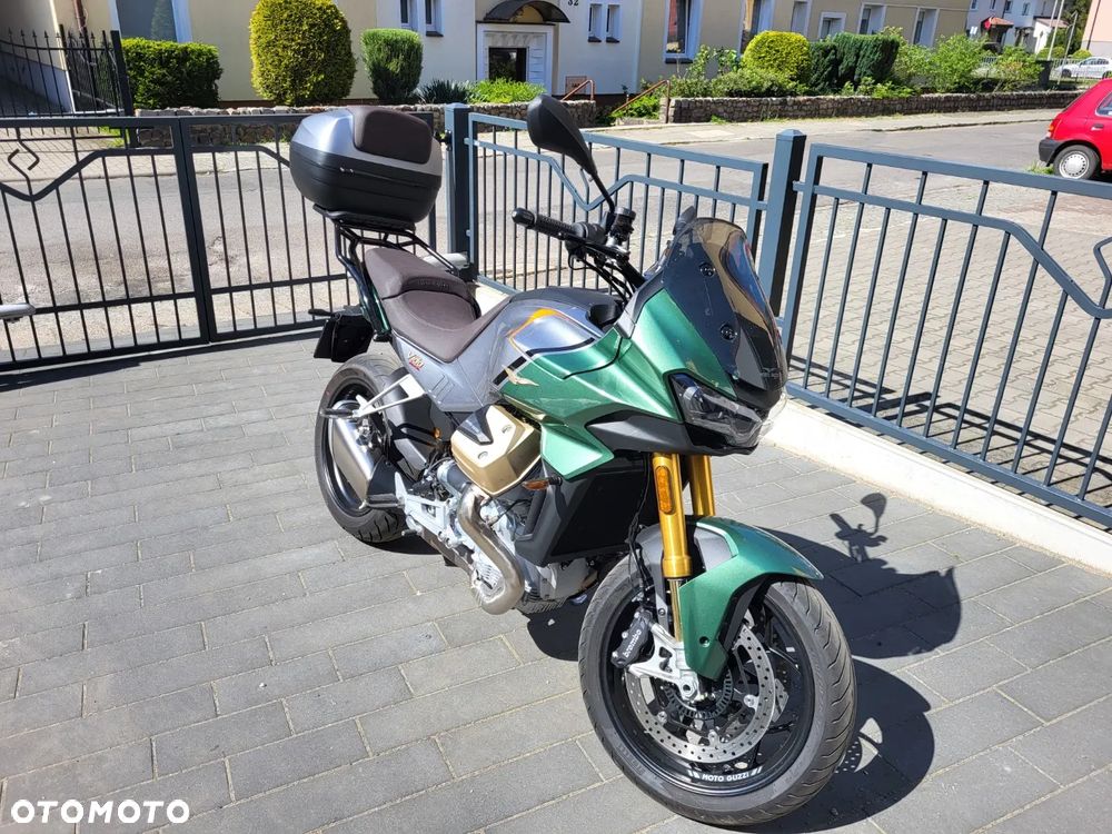 Moto Guzzi V100 Mandello - 1