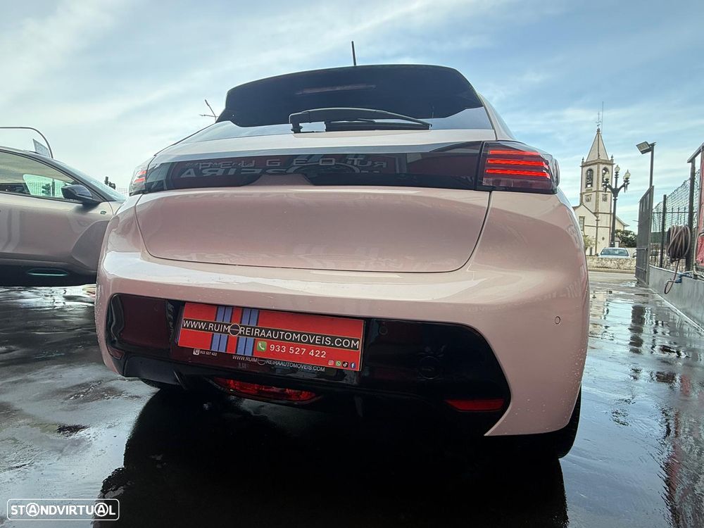 Peugeot e-208 - 12
