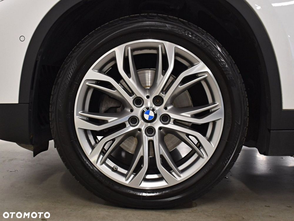 BMW X1 sDrive18i GPF xLine - 30
