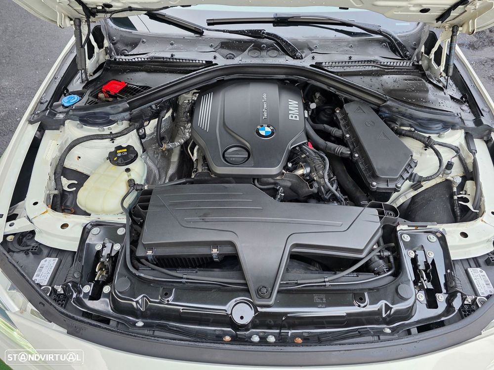 BMW 320 d Touring Pack M - 28