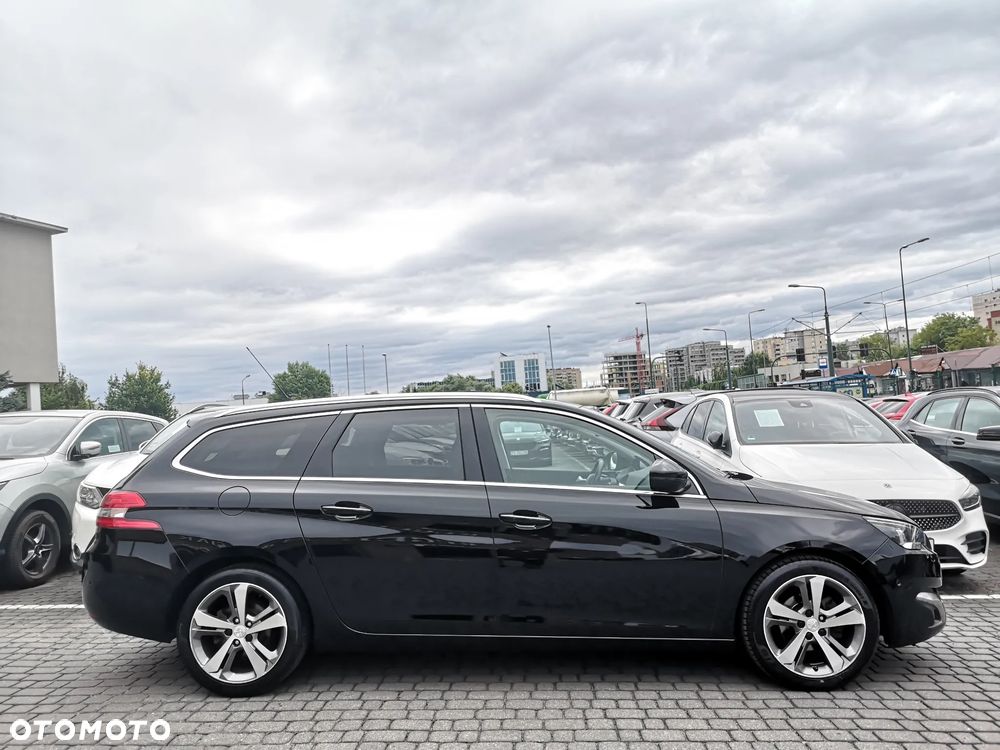 Peugeot 308 PureTech 130 GPF EAT8 Stop & Start Allure Business-Paket - 6