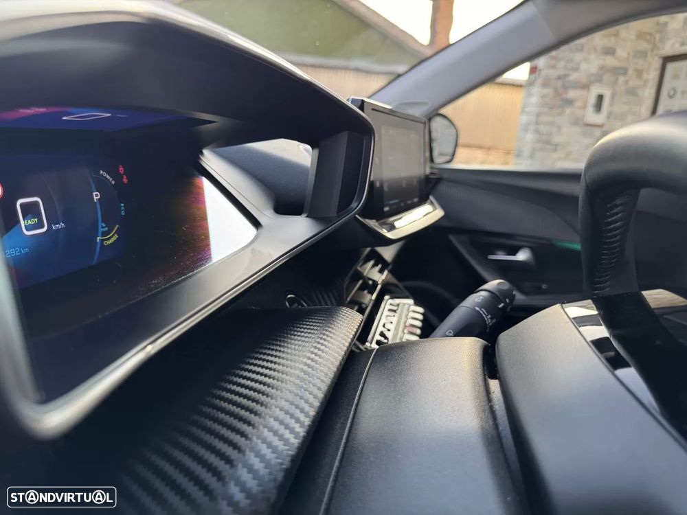 Peugeot e-2008 50 kWh Allure - 39