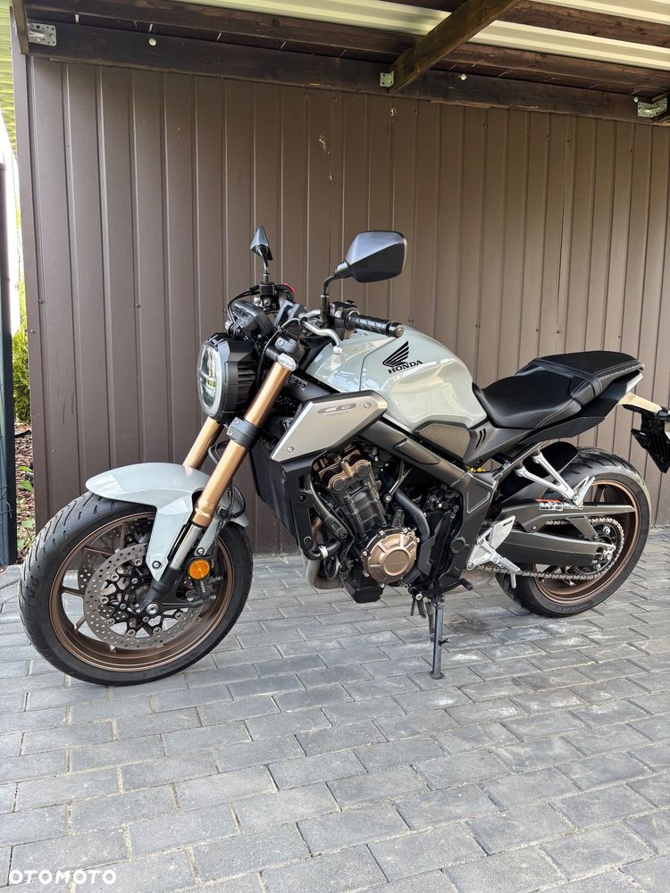 Honda CB - 32