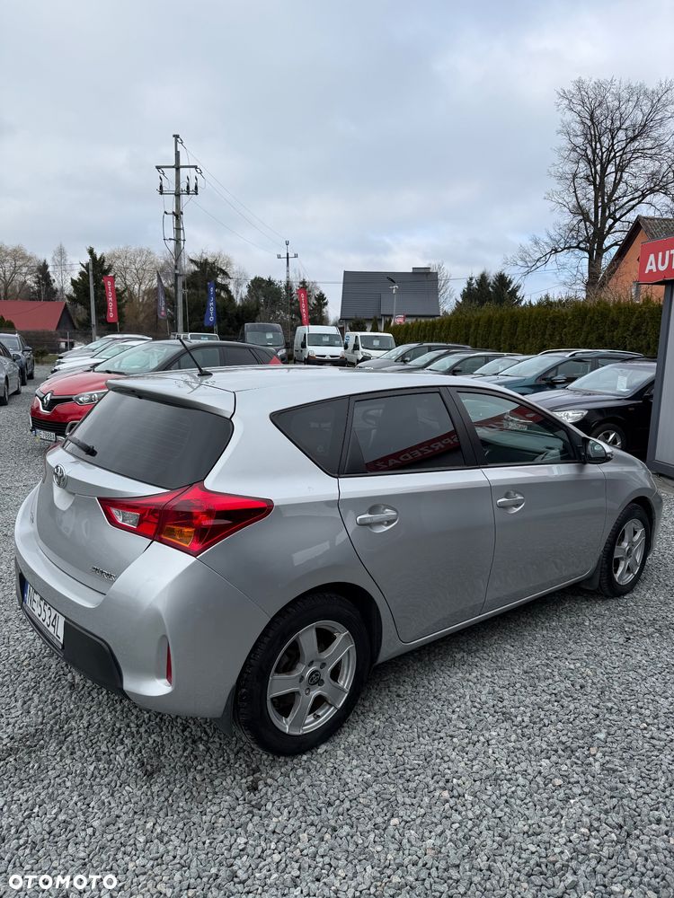 Toyota Auris 1.33 VVT-i Active - 4