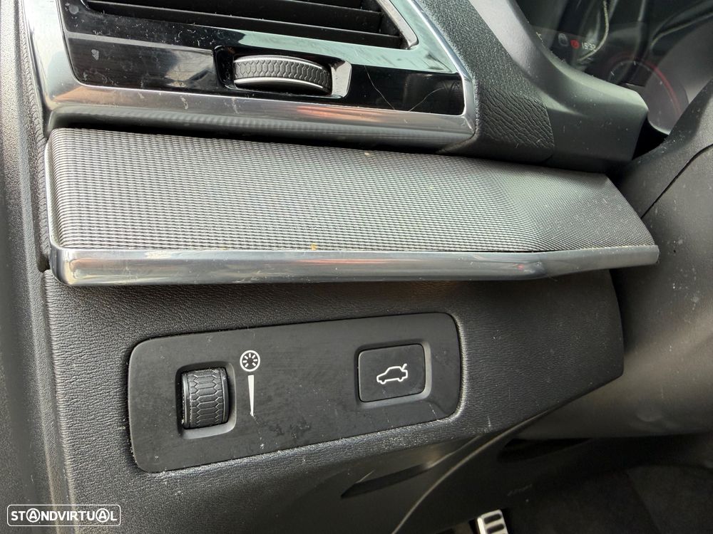 Volvo XC 90 2.0 D4 R-Design - 21