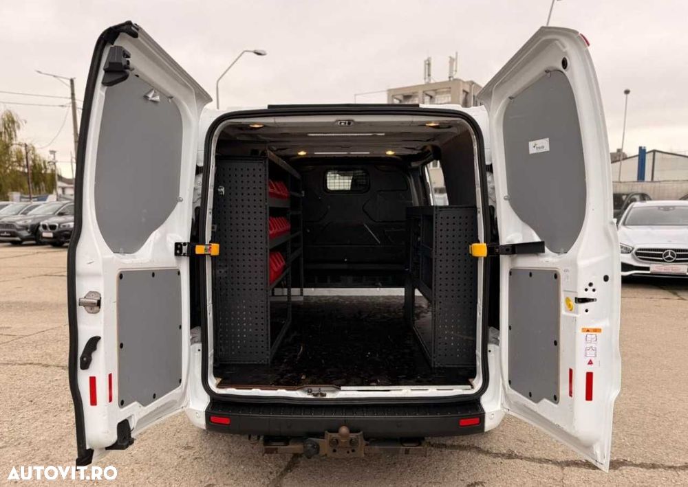 Ford TRANSIT CUSTOM - 13