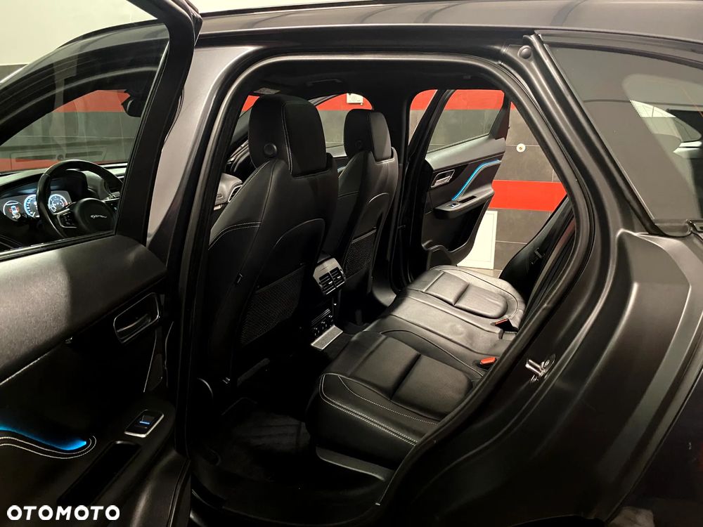 Jaguar F-Pace 20d AWD R-Sport - 24