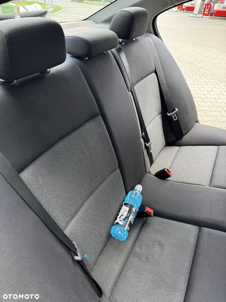 BMW Seria 3 320i - 13