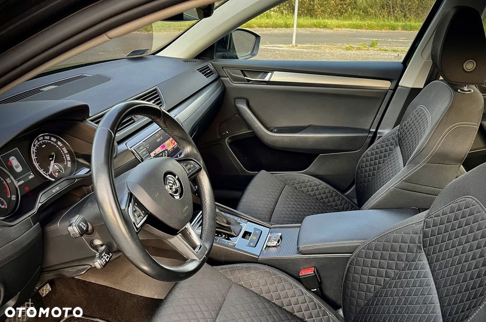 Skoda Superb 2.0 TDI Style DSG - 9