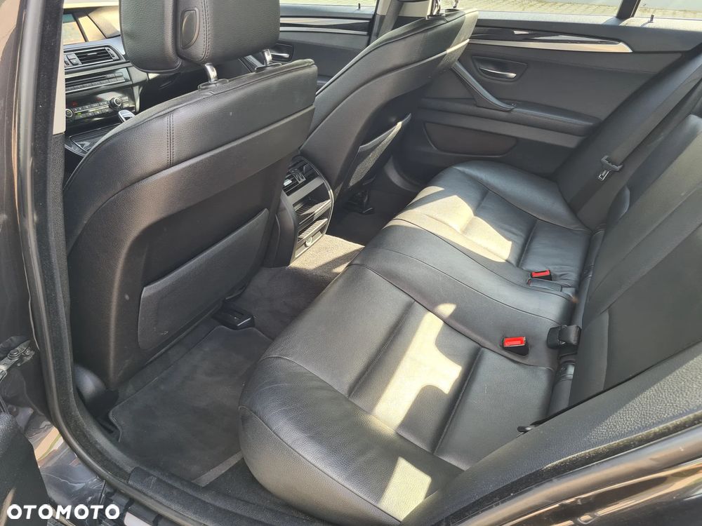 BMW Seria 5 535d xDrive - 11