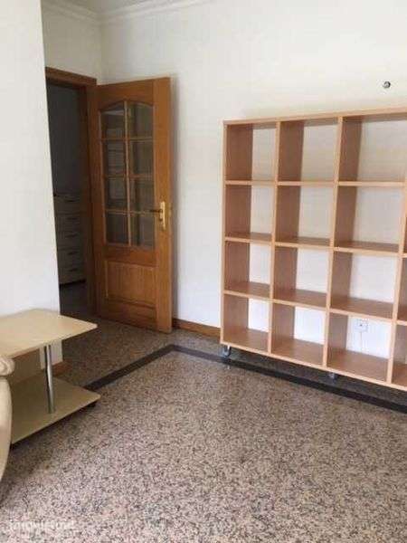 T1 Mobilado com Garagem – Rua Cláudio Nunes, Benfica - Grande imagem: 2/12