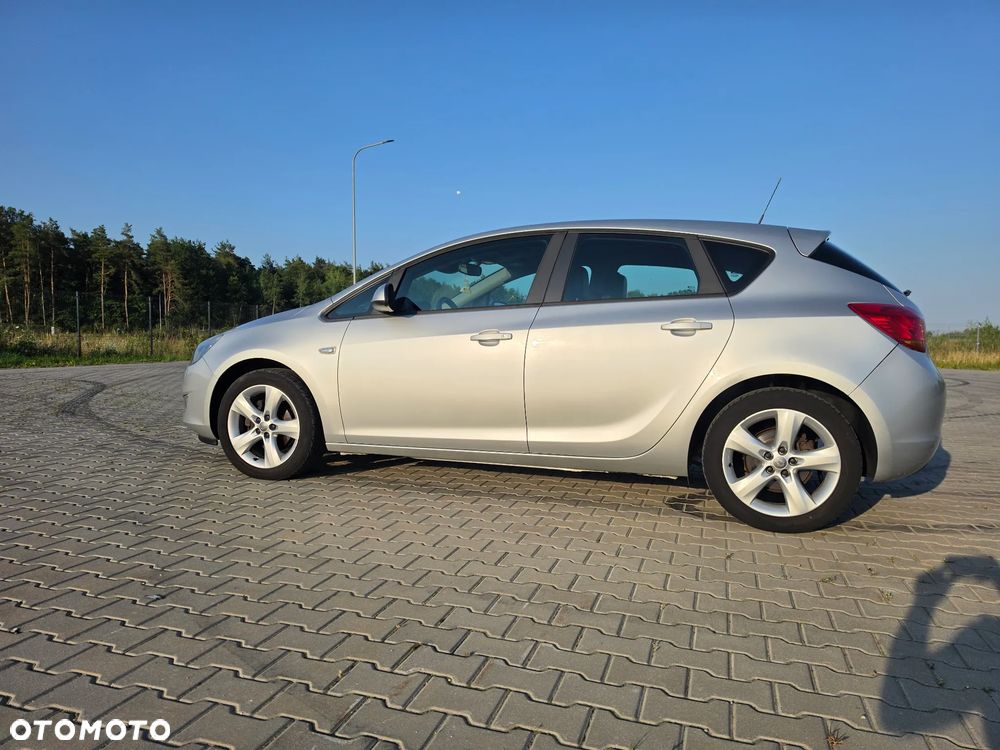 Opel Astra 1.6 Essentia - 11