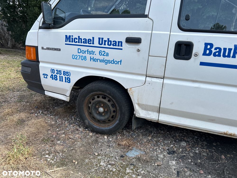 Mitsubishi L300 - 21