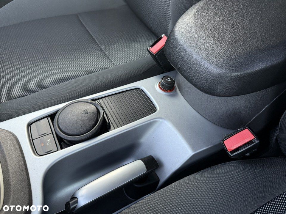 Ford Kuga 2.0 TDCi 2x4 Titanium - 28