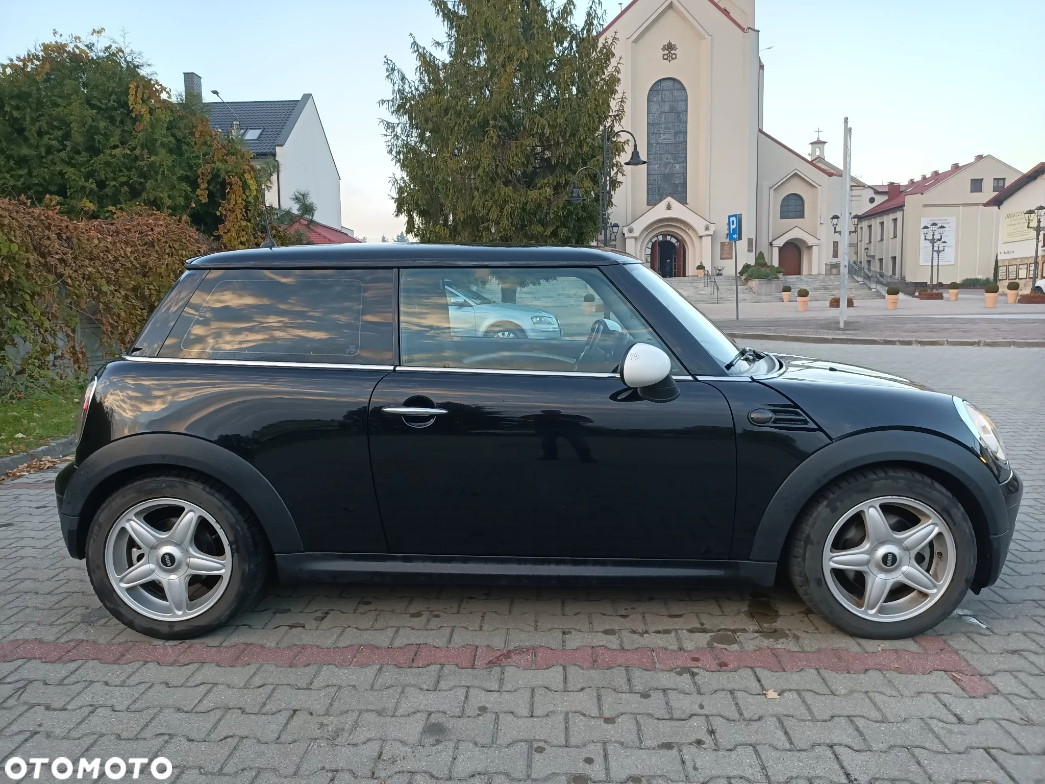 MINI ONE Standard - 10