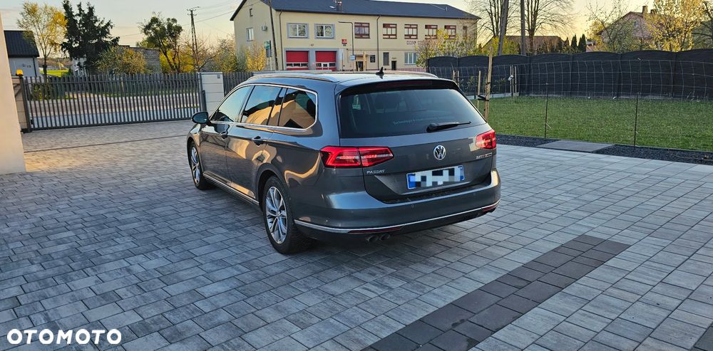 Volkswagen Passat Variant 2.0 TDI SCR 4Motion DSG Highline - 3