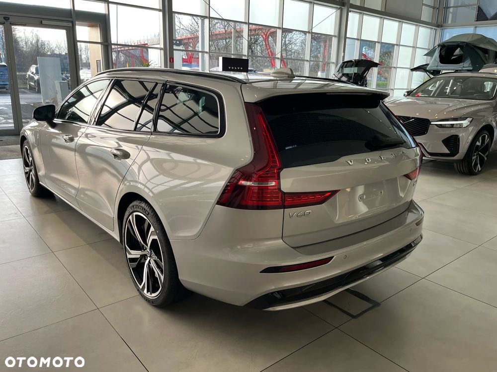Volvo V60 T6 AWD Plug-In Hybrid Plus Dark - 6