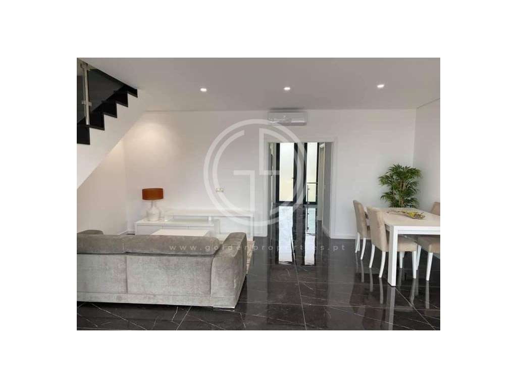 Moradia nova T3 geminada em Branqueira, Albufeira - Grande imagem: 2/40
