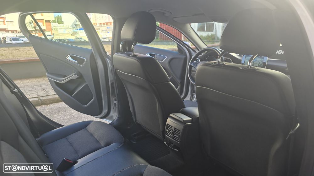 Mercedes-Benz GLA 200 CDi Urban Aut. - 22