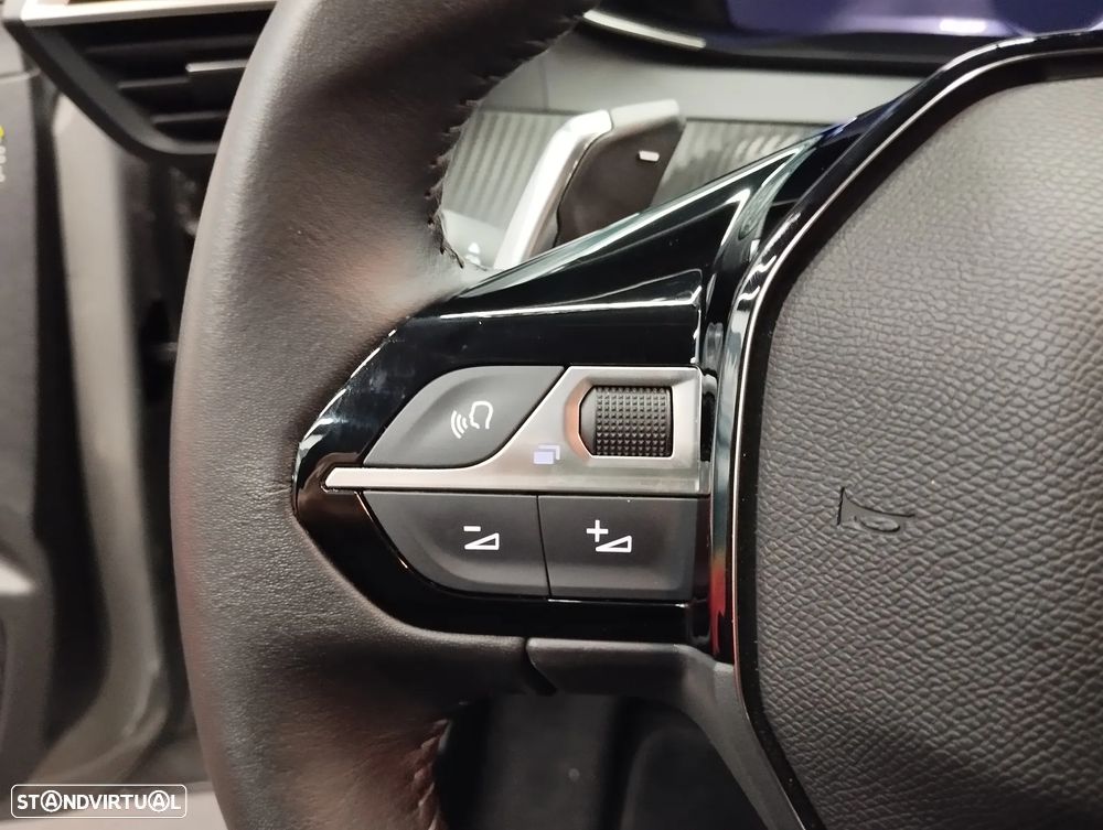 Peugeot 208 1.2 Hybrid Allure e-DCS6 - 20