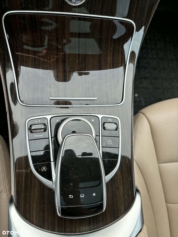 Mercedes-Benz Klasa C 300 7G-TRONIC - 29