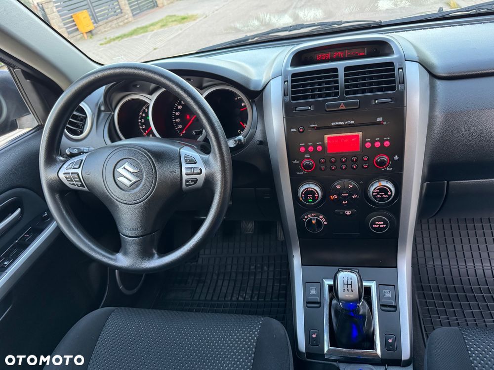 Suzuki Grand Vitara 2.0 Comfort Family - 8