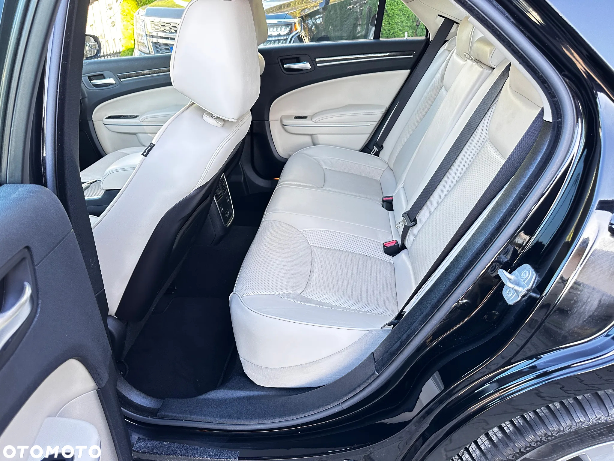Chrysler 300C - 25