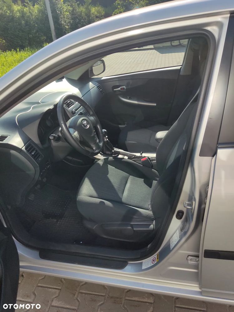 Toyota Corolla 1.33 VVT-i Luna - 9