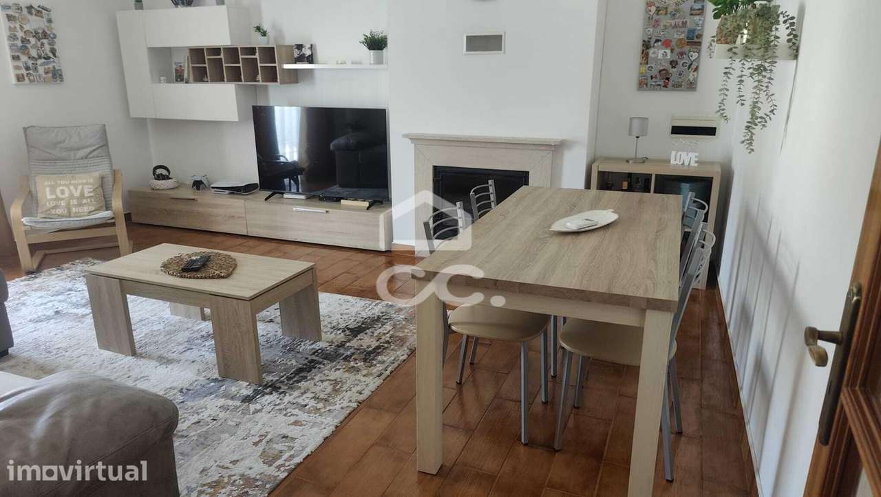 Apartamento T2 zona das universidades, com aproveitamento de sótão. - Grande imagem: 5/33
