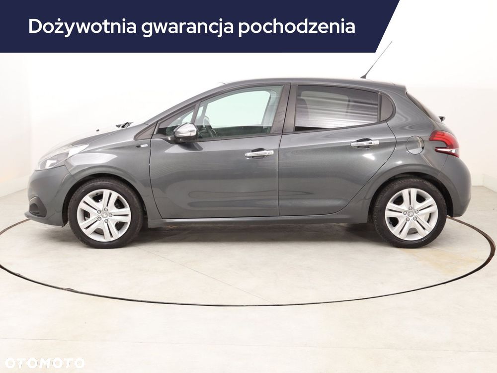 Peugeot 208 2016 photo 3